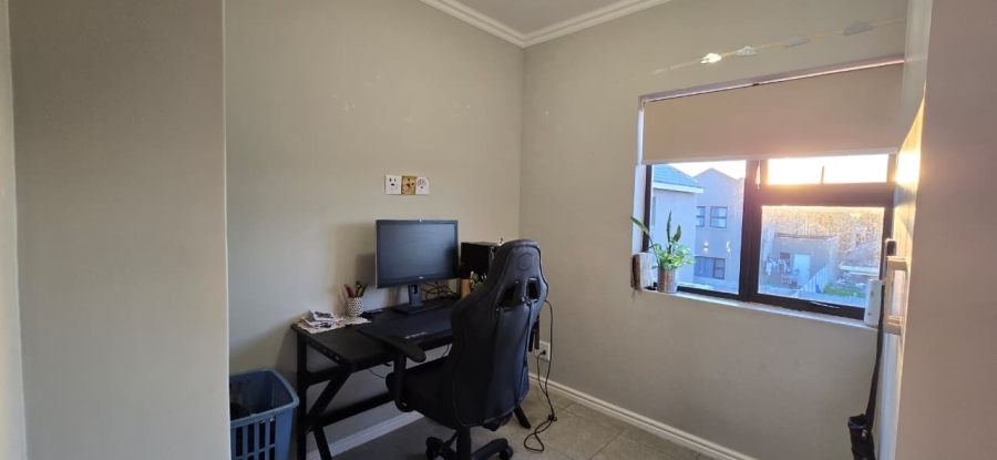 2 Bedroom Property for Sale in Zonnendal Western Cape